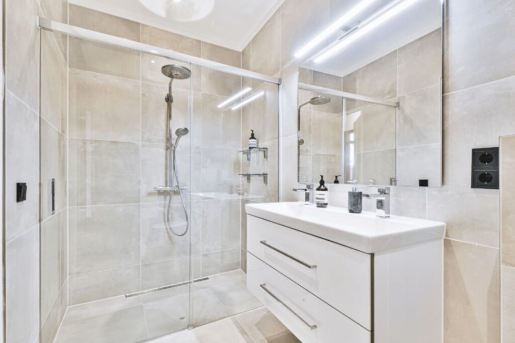 Bathroom sparkling oasis cleaning tips